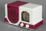 Addison 2 ’Waterfall’ Plaskon Radio in Rare White with Raspberry Trim