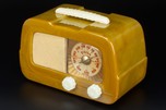 Fada 711 Catalin Radio ’Dip Top’ in Translucent Onyx Green