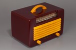 General Electric L-572 Catalin Radio in Maroon + Butterscotch