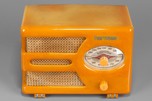 Tom Thumb 955 ’Oval-Dial’ Catalin Radio in Butterscotch - Great Deco Design