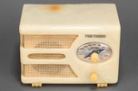 Tom Thumb 955 ’Oval-Dial’ Catalin Radio in Light Yellow