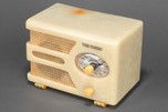 Tom Thumb 955 ’Oval-Dial’ Catalin Radio in Light Yellow